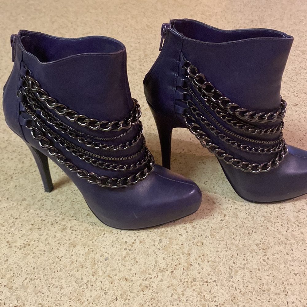 Michael Sienna Purple Leather ankle boots with chains